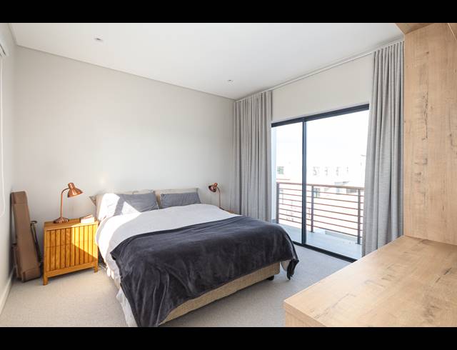 4 BEDROOM FREEHOLD FOR SALE IN SANDOWN